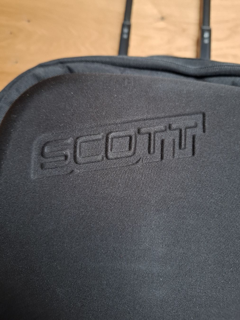 Valises de voyage: Reisetasche Scott Trolley Schwarz  – D'occasion à Arnegg par Seesicht64