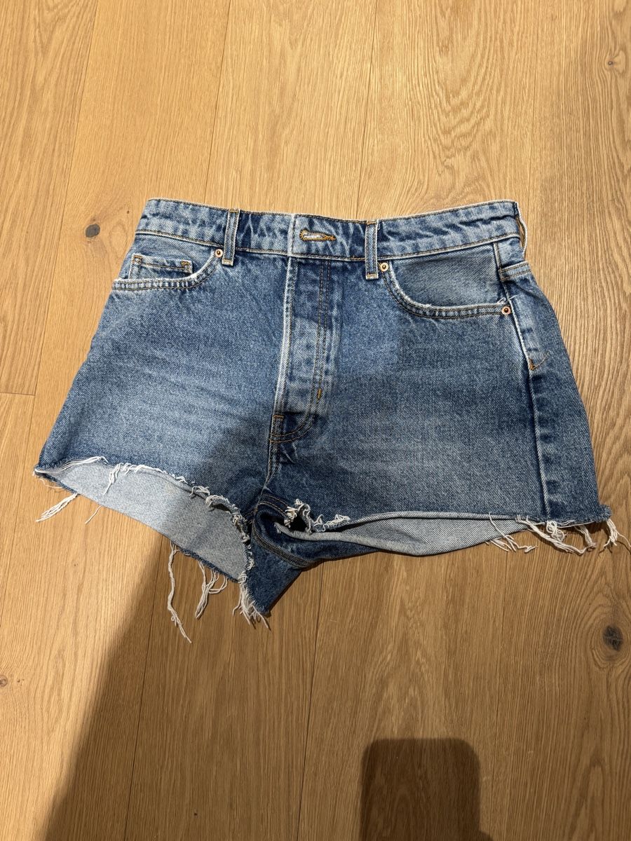 Jeans: Hot pants, Grösse 38, Top Zustand! – Usato da Hinwil venduto da YPMK61