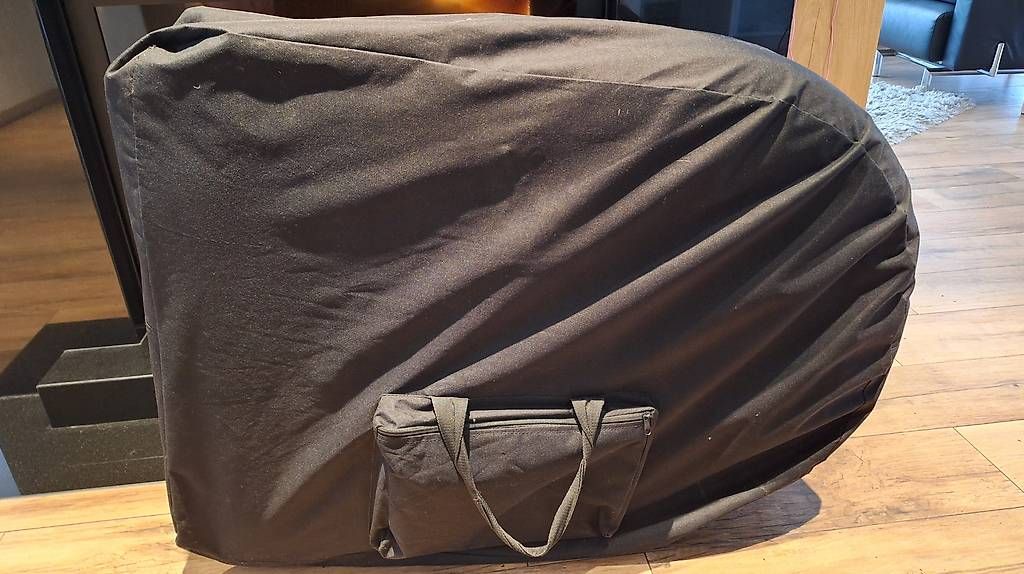 Chaises longues: GRATIS - Klappbare Massageliege – D'occasion à Bettlach par ellen_14 1