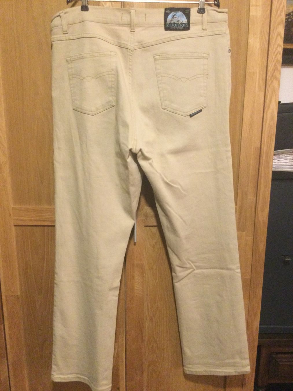 Jeans: Herren Jeans Zerberus – Usato da Moosseedorf venduto da MarcPSahli 1