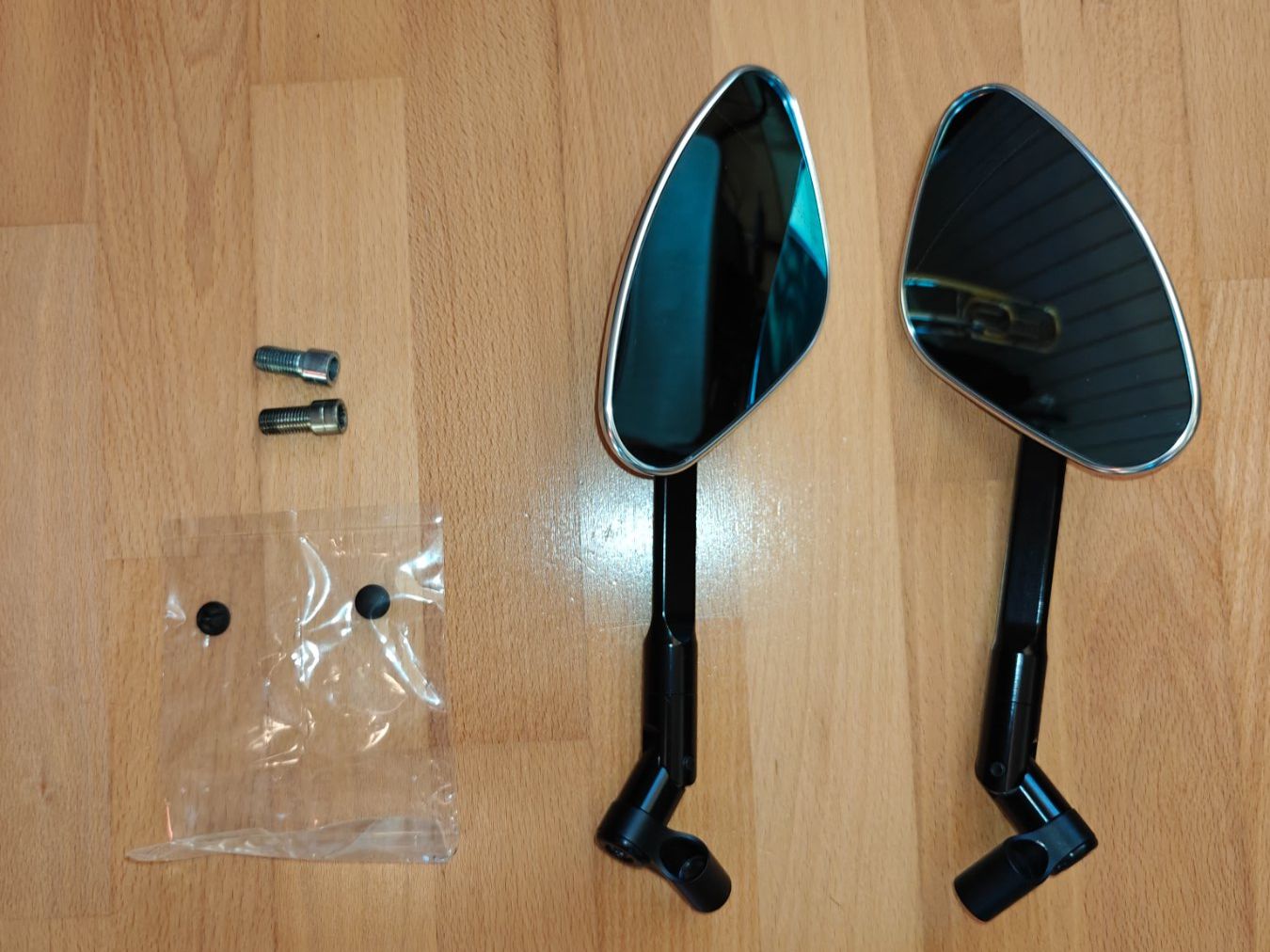 Rizoma Tutti i ricambio per moto: Rizoma Sintesi Mirrors – Usato da Mettmenstetten venduto da bue_k7m5
