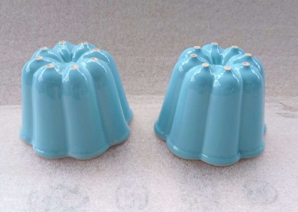 Rössler Backformen: Rössler 2 Pudding Form blau Perfekt Zustand -G40 – Gebraucht aus Morges von vimajes12