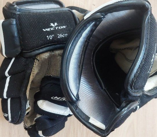 Ccm Guanti: Eishockey Handschuhe vector 10" 26cm gebraucht – Usato da Fischbach-Göslikon venduto da 5525 1