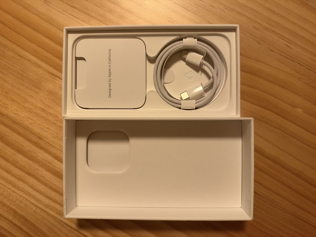 Apple Telefoni cellulari / Smartphones: Apple iPhone 15 Pro, 128gb – Usato da Zürich venduto da svcrfxs 5