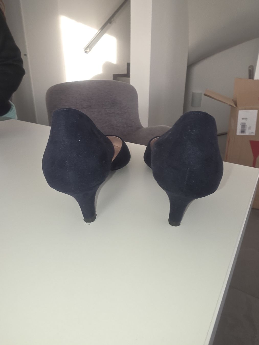 Esprit Scarpe da donna: Esprit - Escarpins élégants en daim bleu marine, taille 36 – Usato da Tecknau venduto da Anadias 1