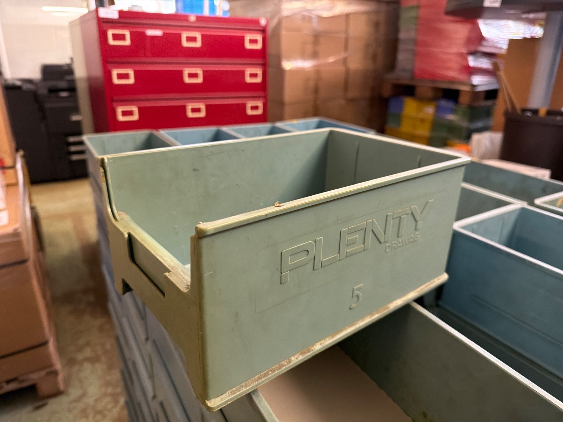 Contenitori & Simili: 128Stk gebrauchte Sichtlagerboxen Kunststoffboxen – Usato da Necker venduto da liq24 2