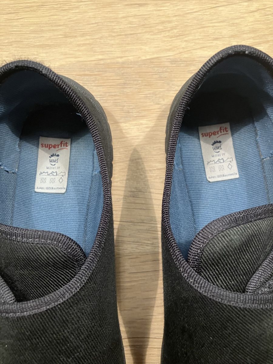 Superfit Scarpe per ragazzi: Chaussons Superfit noirs taille 37 – Usato da Epalinges venduto da Tosca20 2