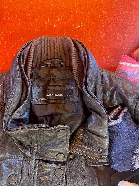 Lotti di vestiti: Grosses Damen Kleiderpaket – Usato da Wängi venduto da Bmo 1