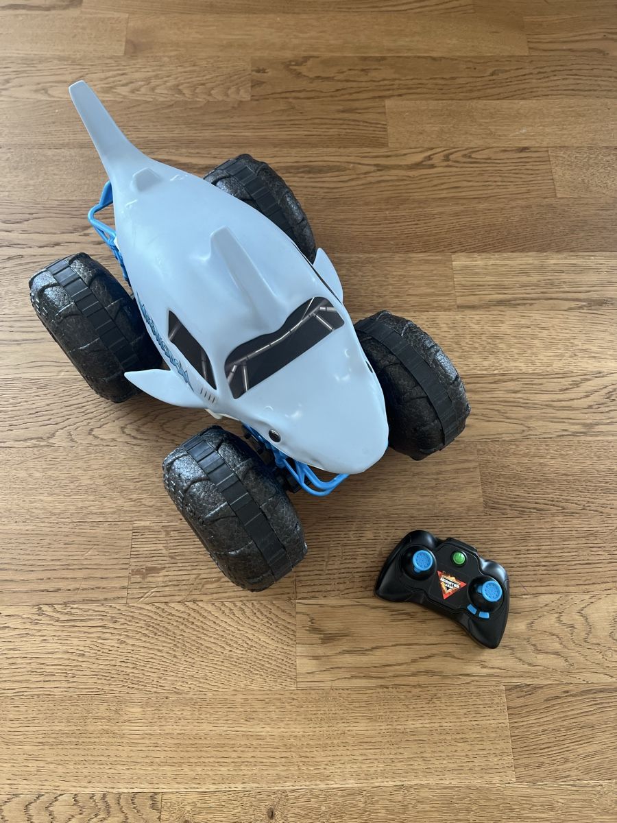 Spielzeuge: Monster Jam Ferngesteuertes – Gebraucht aus Erlenbach ZH von cha_ppc9 1
