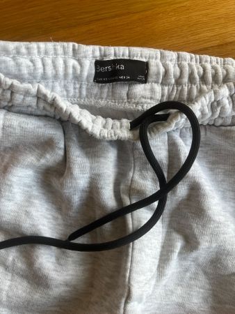 Pantalon de jogging Bershka gris taille XS occasion