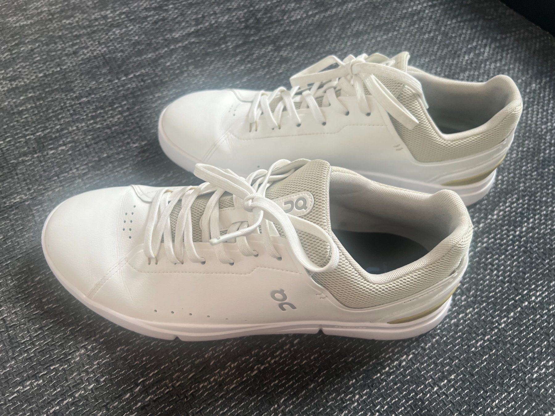 On Scarpe da uomo: ON Schune / The Roger / Cloudtec / 47 – Usato da Olten venduto da arwitz