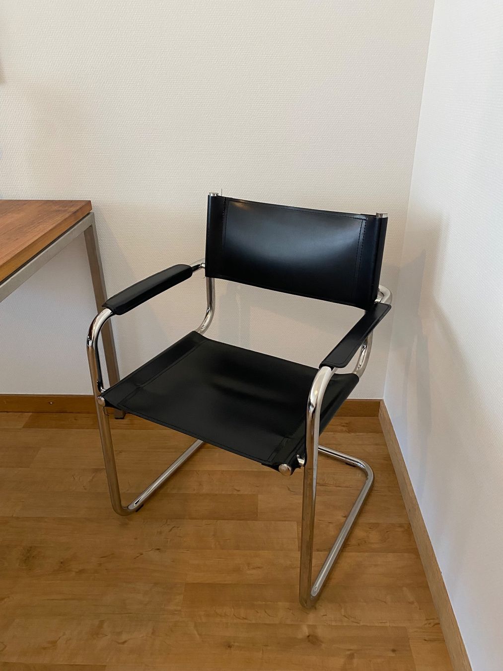 Stühle: Freischwinger schwarz - 3 Stk. – Gebraucht aus Lenzburg von juulees
