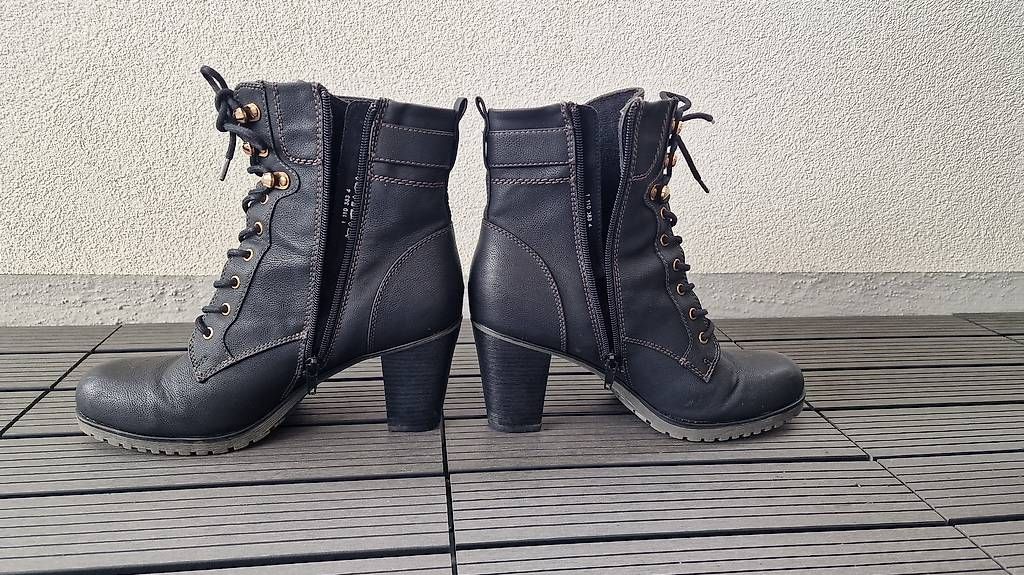Scarpe da donna: Stiefeletten mit Absatz – Usato da Hochdorf venduto da Klens 1