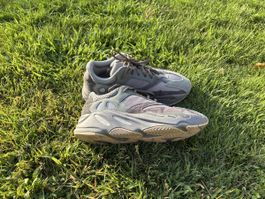Adidas Yeezy Boost 700 V1