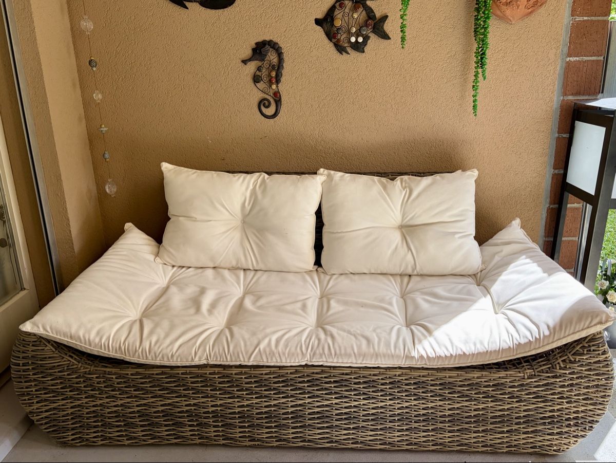 Sofas: Gartensofa  – Gebraucht aus Münchenstein von teletubbis 1