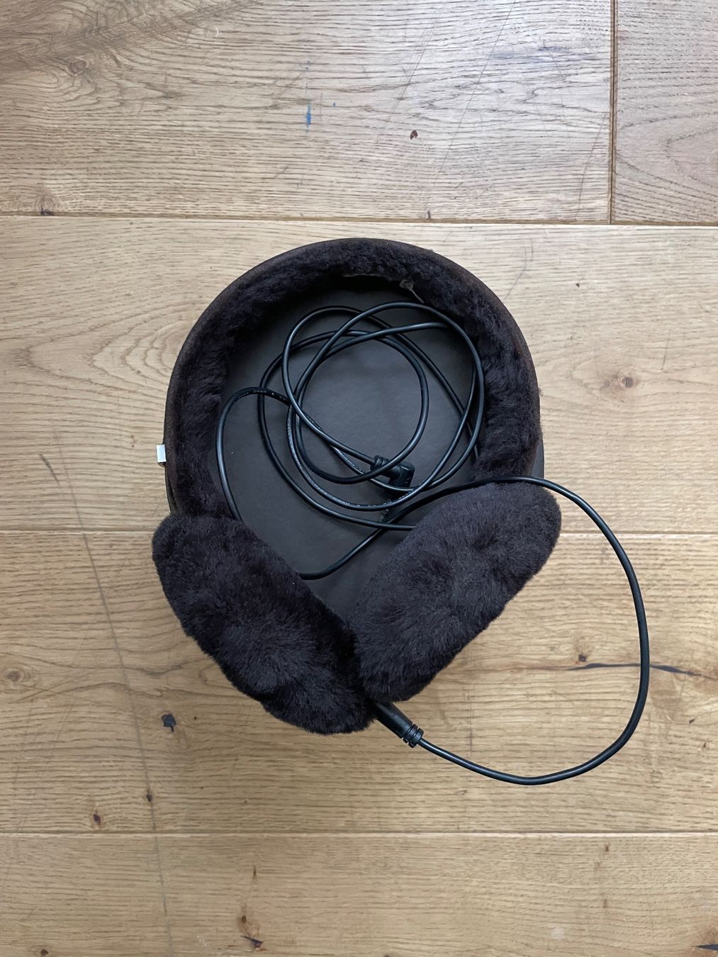 Kopfhörer: Cache oreilles UGG avec écouteurs – Gebraucht aus Genève von Jos_p8c9