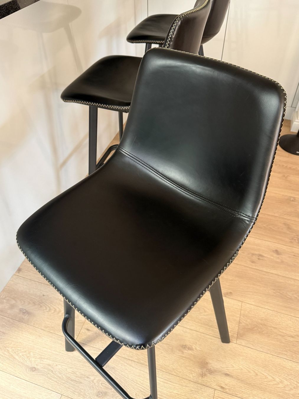 Sgabelli: Barhocker 3er Set Schwarz Kunstleder Metall – Usato da Unterengstringen venduto da tob_7bhx 2