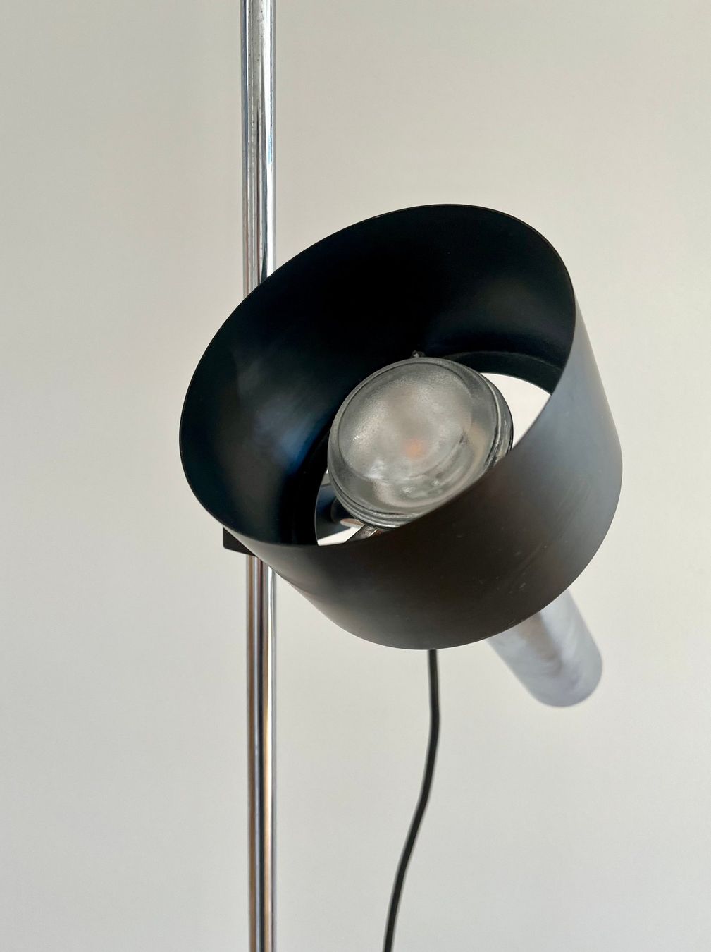 Lampade: Stehleuchte Chrom, Mid Century – Usato da Zürich venduto da luarca12 6