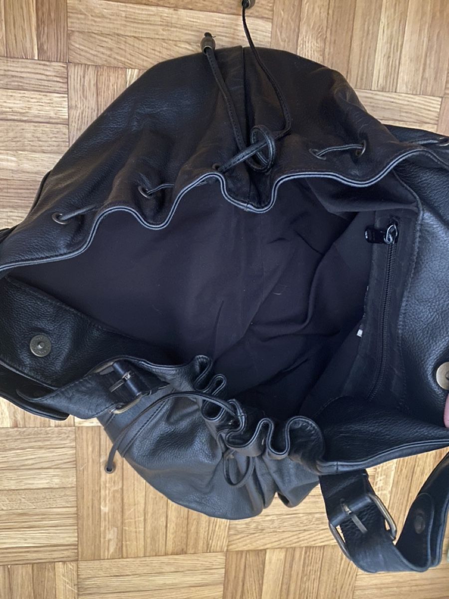 Borse da donna: Sac à main cuir noir  bon état – Usato da Onex venduto da AlisonH 2