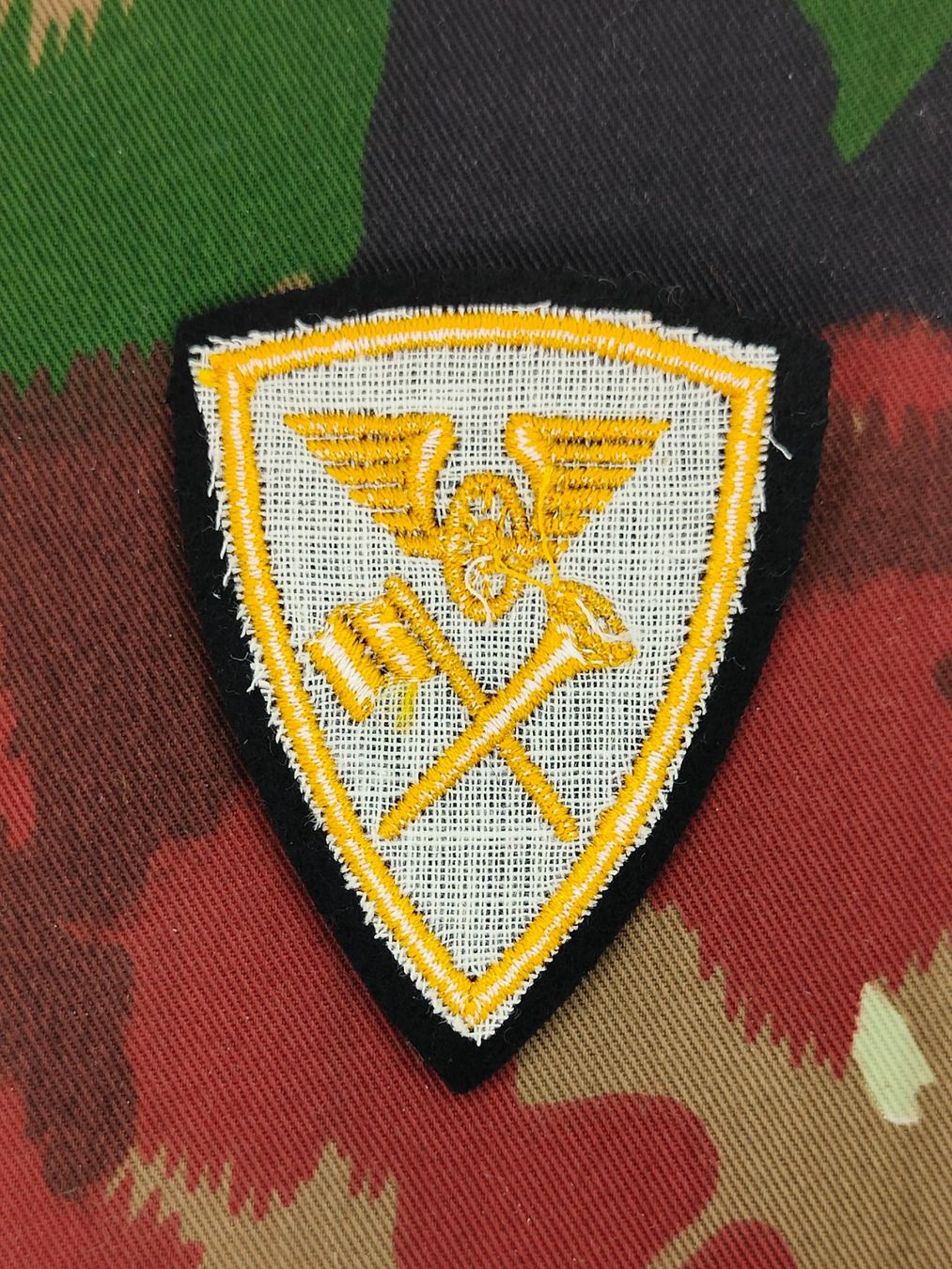 Schweizer Armee Plaketten & Abzeichen: Funktionsabzeichen Sicherheitswärter Ord. 1995 – Gebraucht aus Bauma von SwissMilitaria 1
