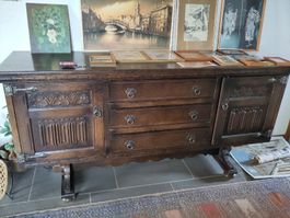 Antikes Buffet/Anrichte, Eiche massiv, sehr schönes Holz.