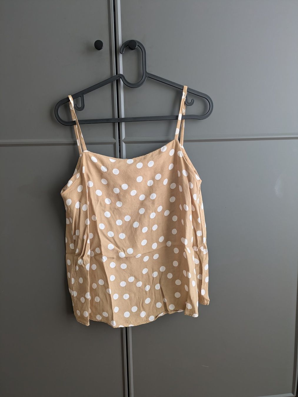 Mango Top: Schickes Punktmuster Top, beige, Gr. M – Usato da Birmensdorf ZH venduto da elz_6ccw