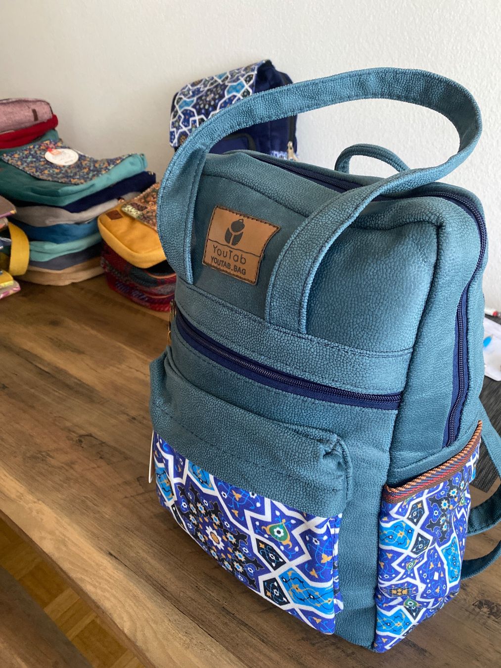Rucksäcke: Damen Rucksack  35 B / 45 H cm – Neu und originalverpackt aus Bülach von Nasser2008 4