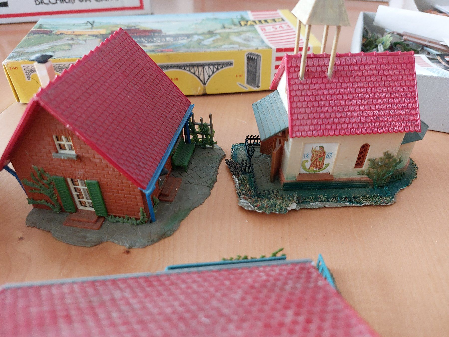 Faller Modelleisenbahnen: Faller Häuschen diverse / Bahnübergang – Gebraucht aus Winterberg ZH von Evaanna0 6