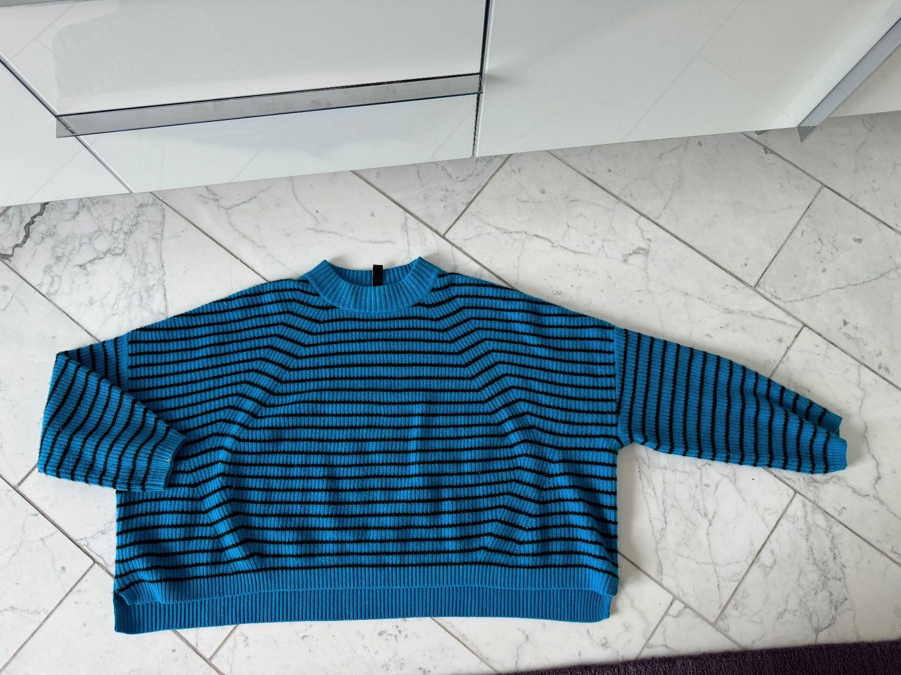 Marc Cain Pullover & Sweatshirts: Marccain Pulli N4 blau mit Streifen – Neu (gemäss Beschreibung) aus Volketswil von praxis12 1