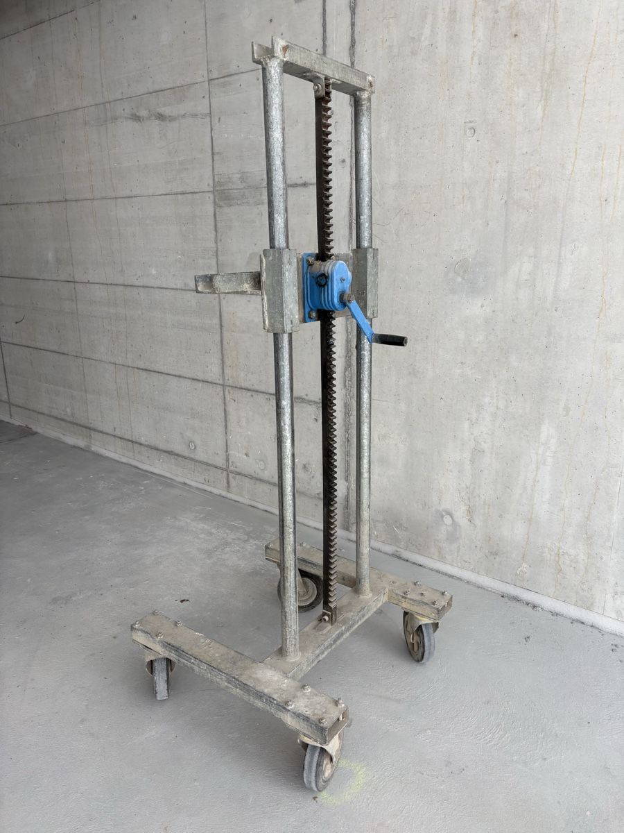 Ponts élévateurs & Crics: 2x Lift / Plattenlift / Montagelift – D'occasion à Mels par Melser8887 2