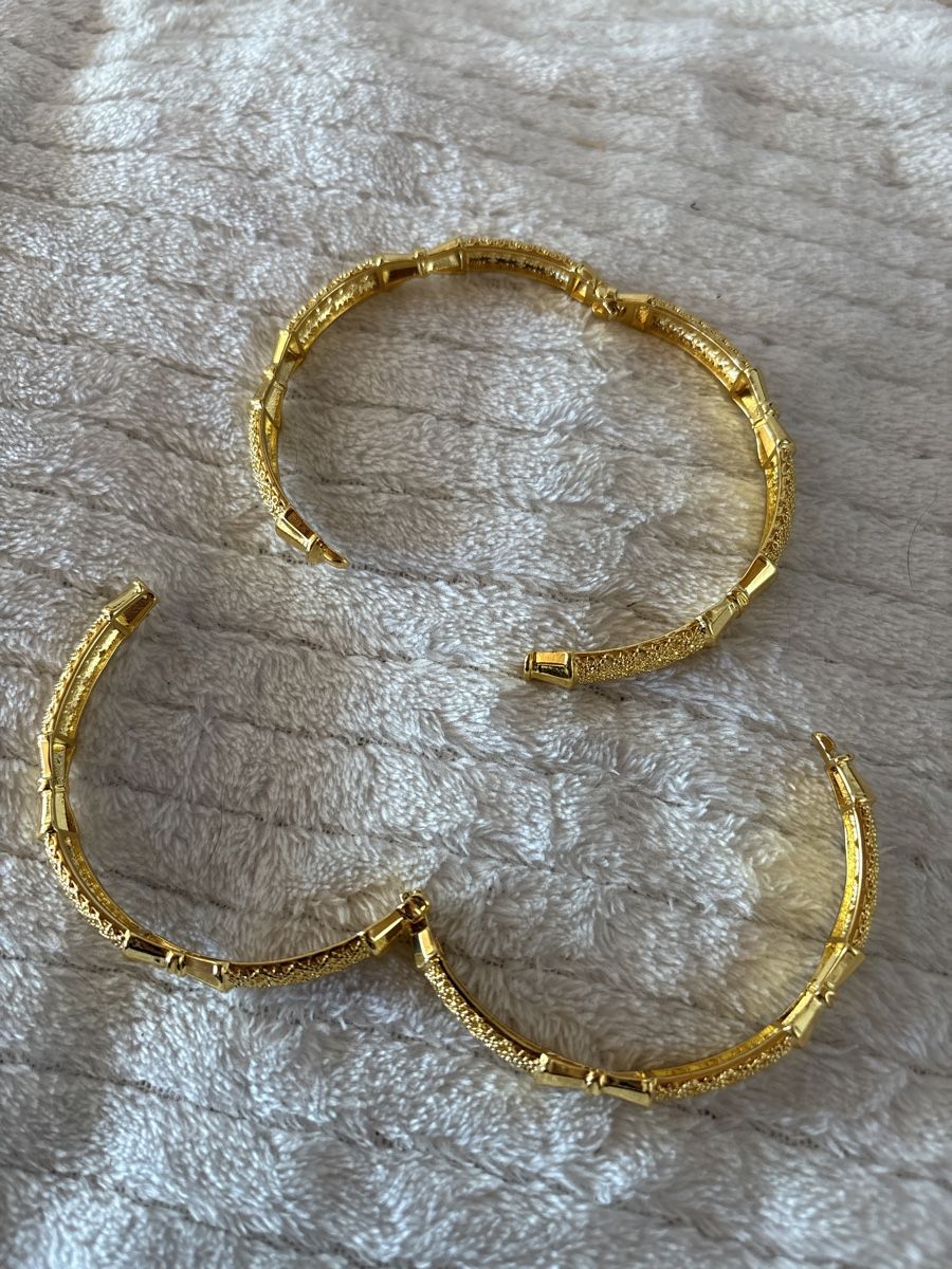 Bracciali & Braccialetti: 2 Armreif gold farbig – Nuovo (secondo la descrizione) da Rümlang venduto da euqinom16 2