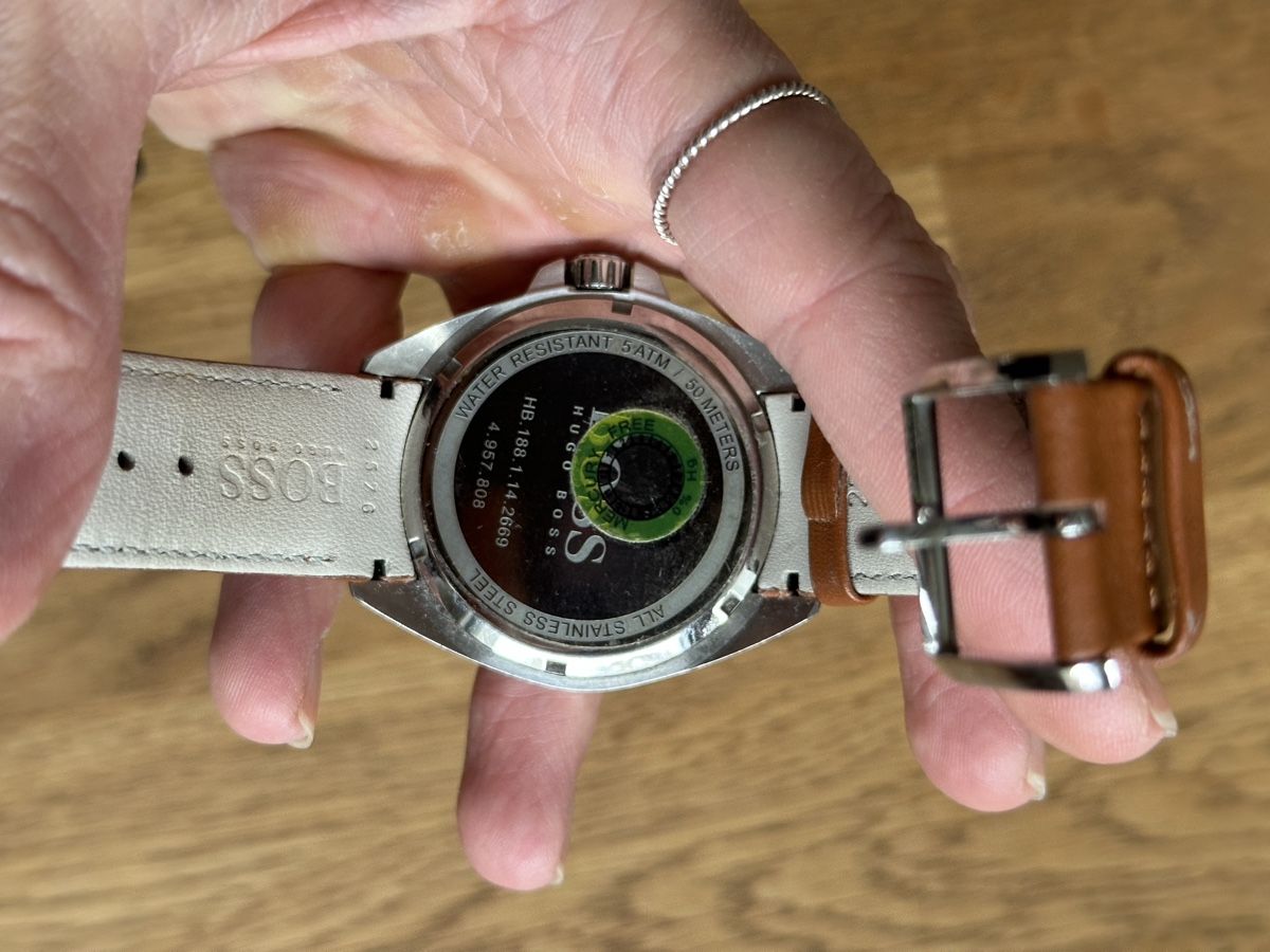Hugo Boss Orologi: Hugo Boss Herrenuhr mit Lederarmband – Usato da Basel venduto da FatmaCan52 1