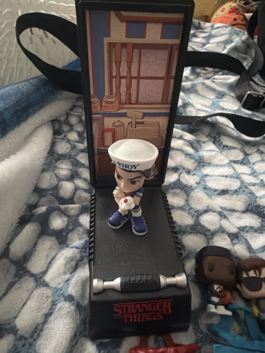 Figurines: Diverse Sammlung Stranger Things Figuren – Neuf (Voir description) à Wangen b. Olten par Sarina93881621 2