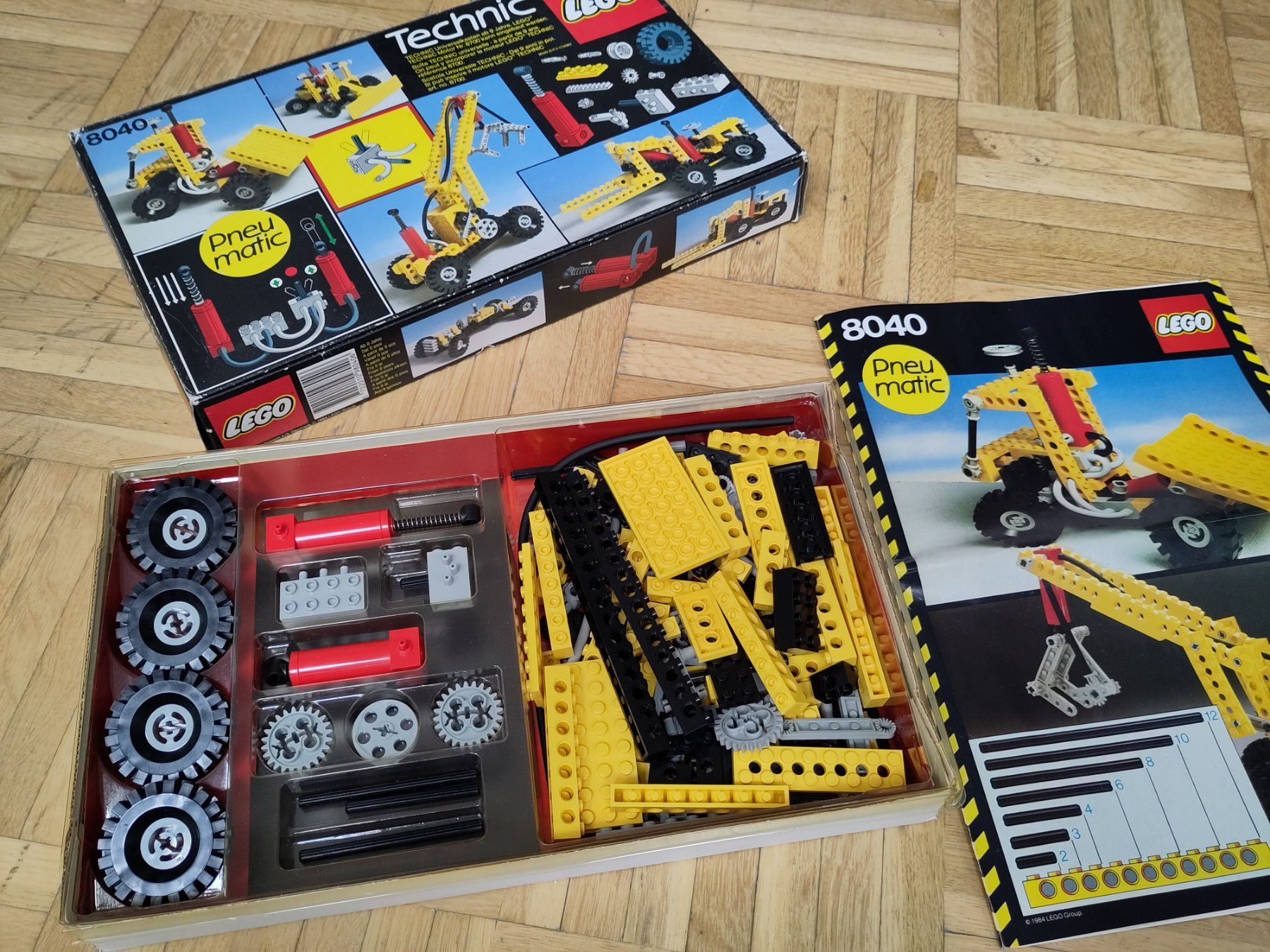 Technics Kit di costruzioni: Lego Technic 8040 Universalkasten Pneumatic – Usato da Wattwil venduto da kleberrolle 1