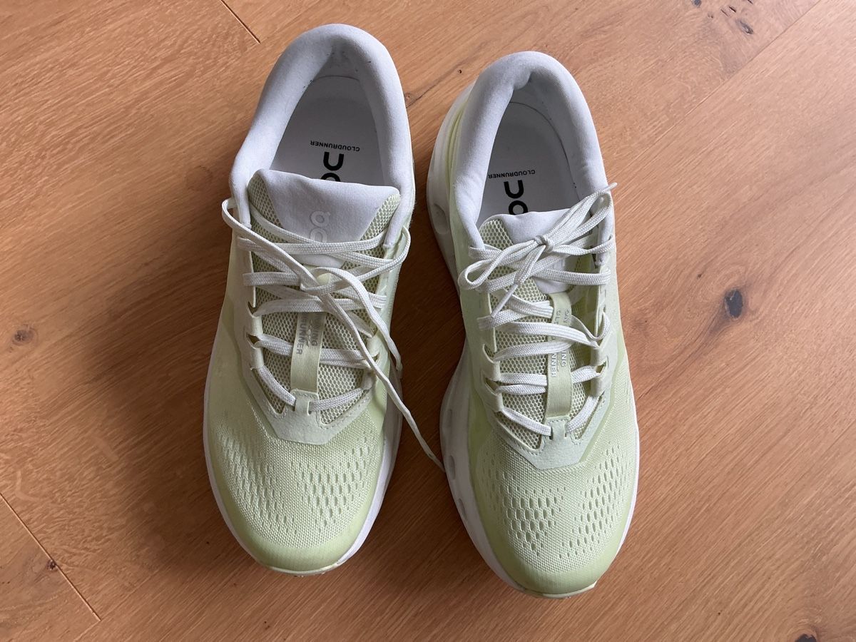 On Herrenschuhe: ON Cloudrunner 3 Herren Laufschuhe EU 42.5 – Gebraucht aus Glarus von die_5yzq 2