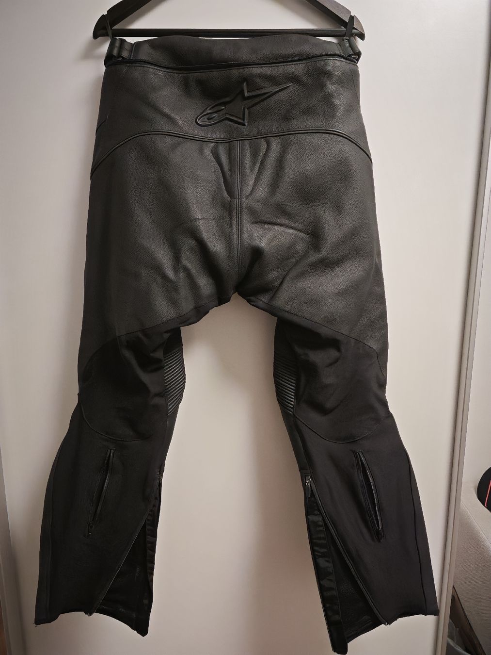 Anzüge: Alpinestars Motorradhose + Lederjacke – Neu (gemäss Beschreibung) aus Zürich von french23 8