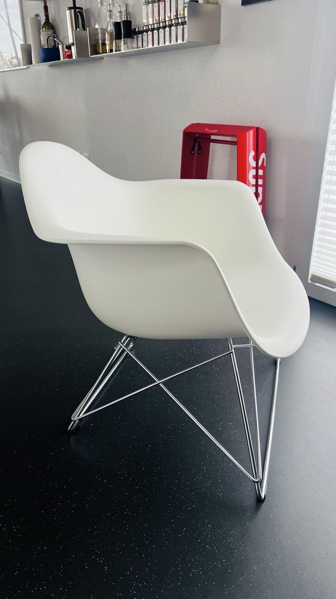 Vitra Sessel: Vitra LAR weiss – Gebraucht aus Triengen von chouchou88