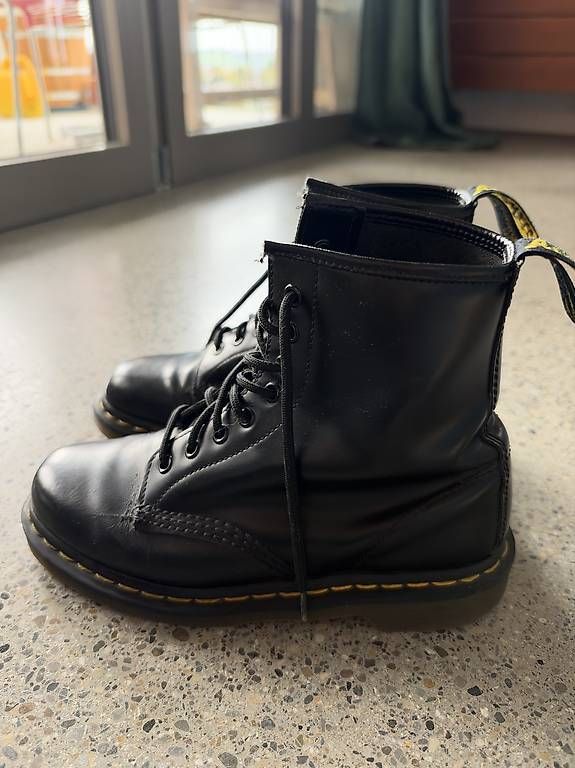 Scarpe da donna: Original Doc Martens Stiefel Gr. 39 – Usato da St. Gallen venduto da klemi01 1