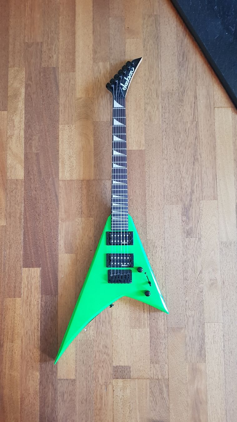 Jackson Strumenti musicali: Jackson JS1X RR Minion 3/4 – Usato da Felsberg venduto da CarpathianThrone420