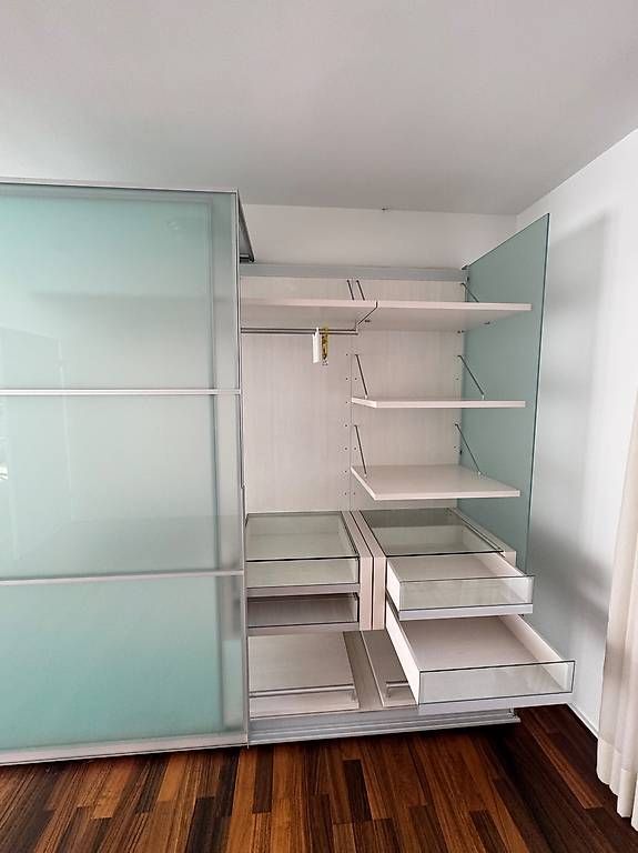 Armoires: Designer glass schrank – D'occasion à Binningen par ferschdenix 4