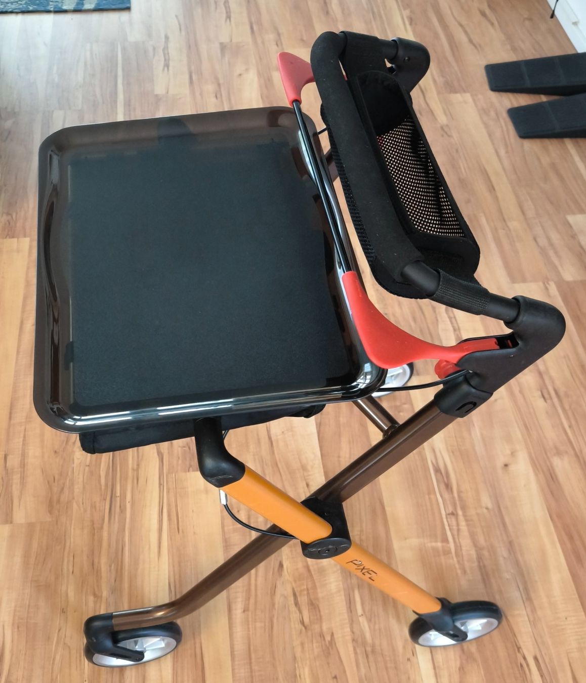 Gehhilfen: Rollator REHASENSE Indoor Pixel Walker – Gebraucht aus Bülach von Stscho
