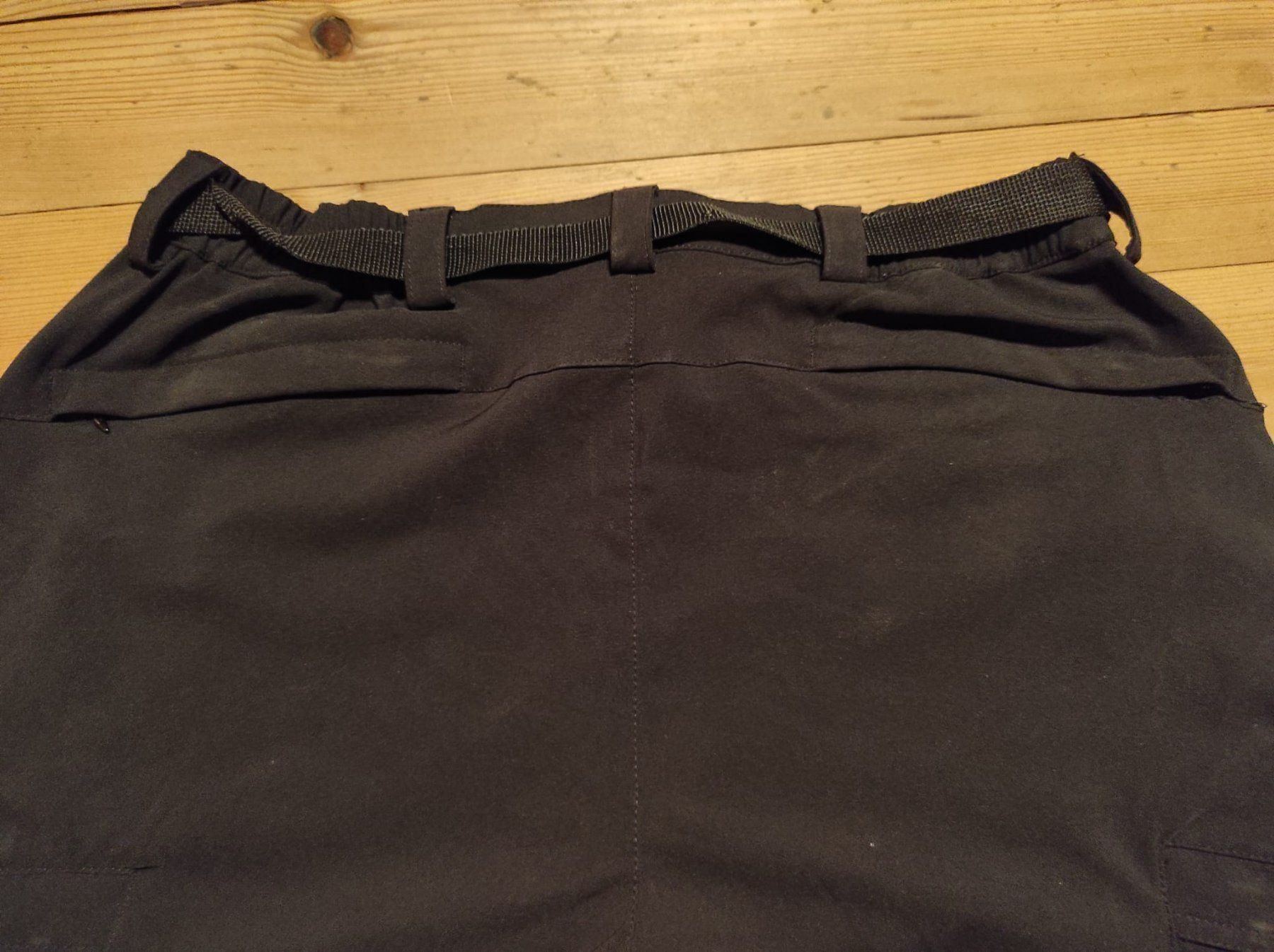 Pantalons: Wanderhose von Neru – D'occasion à Zürich par iddlyriddly 1