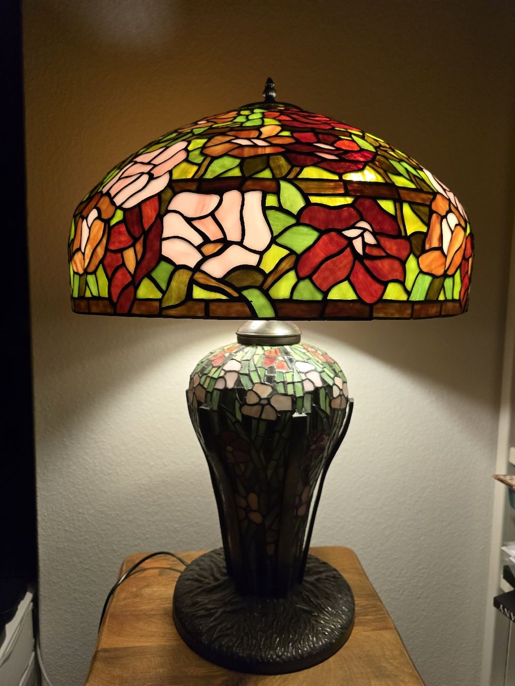 Lampen: Tiffany Lampe mit Blumenmuster  – Gebraucht aus Volketswil von rerererarara 2