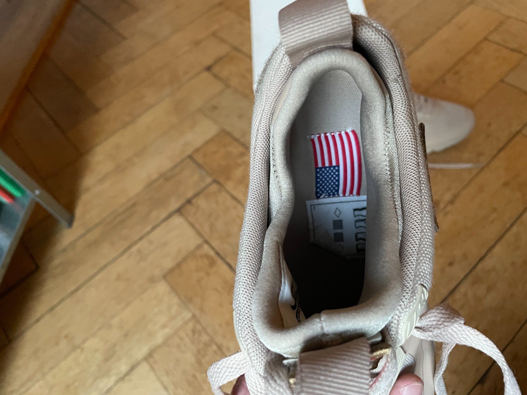 Nike Herrenschuhe: Nike Air Max 90 Sneakerboot SP Patch Sand 704570-200 / EU 41 – Neu (gemäss Beschreibung) aus Basel von schoelk 1