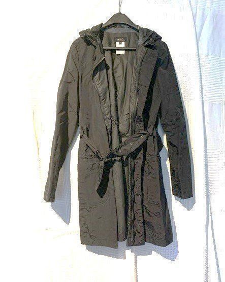 Cappotti: Imperméable noire APC – Nuovo (secondo la descrizione) da St-Aubin-Sauges venduto da Juliezan
