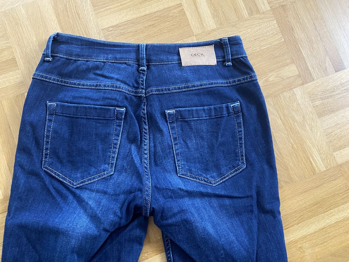 Cecil Jeans: Cecil Jeans, Gr. 28 – Gebraucht aus Therwil von Blume814 1