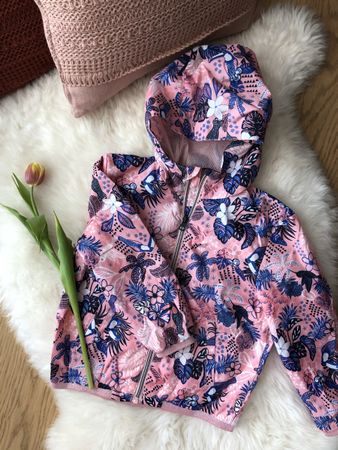 NEU*Frühlingsjacke Gr. 122 rosa mit tropischen Muster🌴🌸