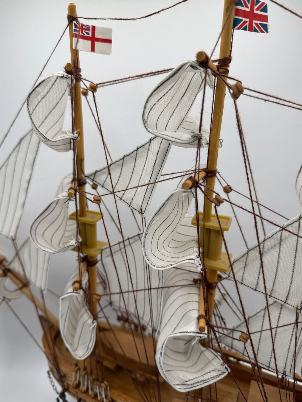 Kit di modellismo & Modellini statici: Schönes Holzschiff "Endeavour" Modellschiff Deko – Usato da Sachseln venduto da BONATI01 3