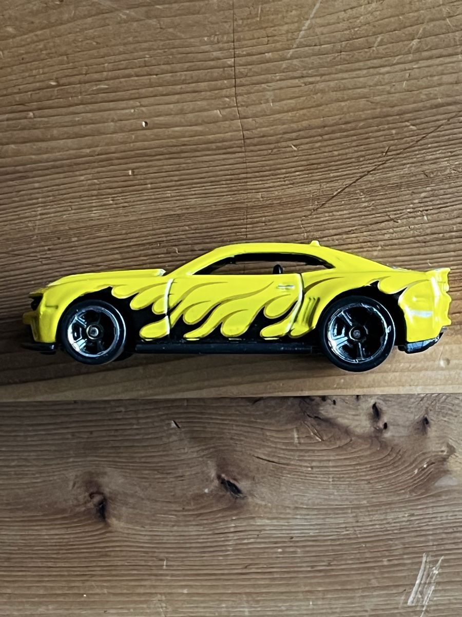 Hot Wheels Modellini d'auto: Camaro 2012 von Hotwheels – Usato da Basel venduto da EdiEberle 3