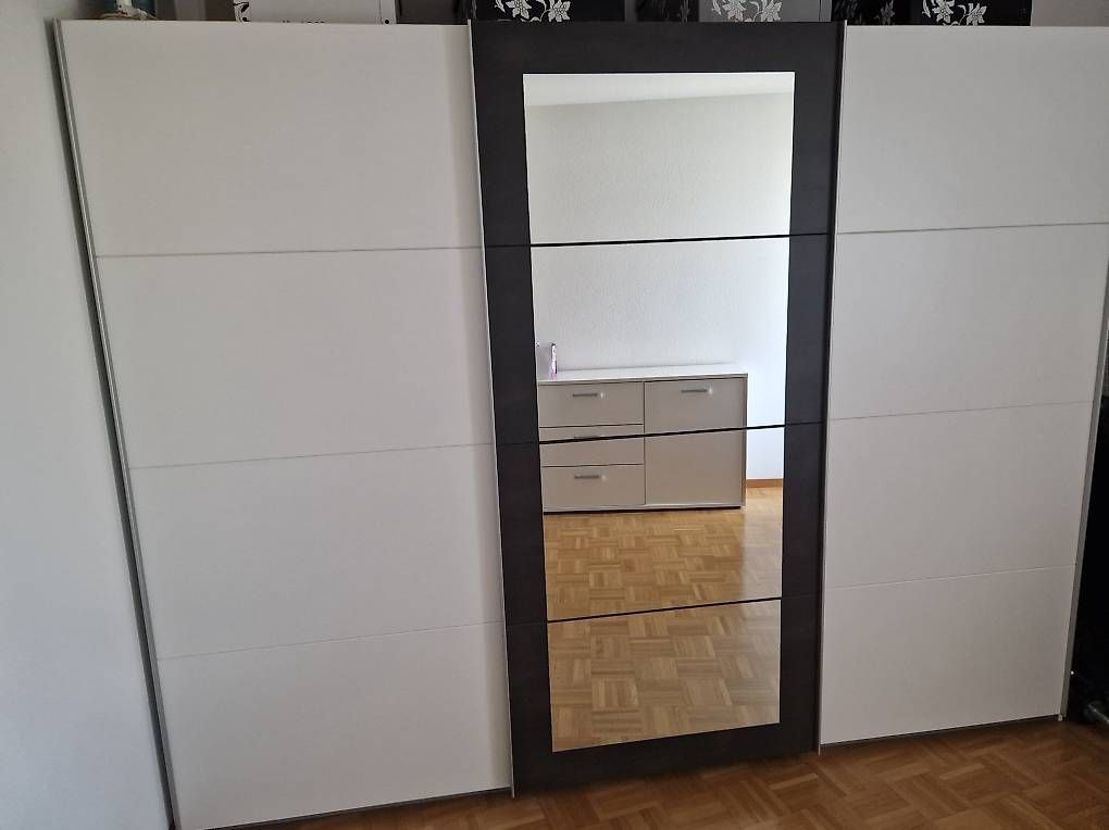 Armoires: Kleiderschrank – D'occasion à Inwil par wer_k8jh